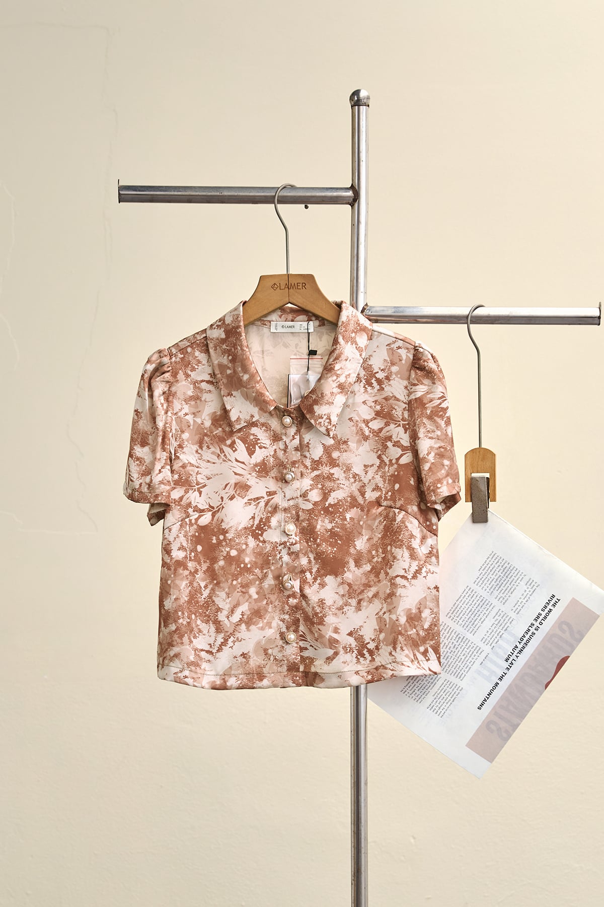 Áo sơ mi croptop cổ sen - L61H26H048 - Ảnh 2