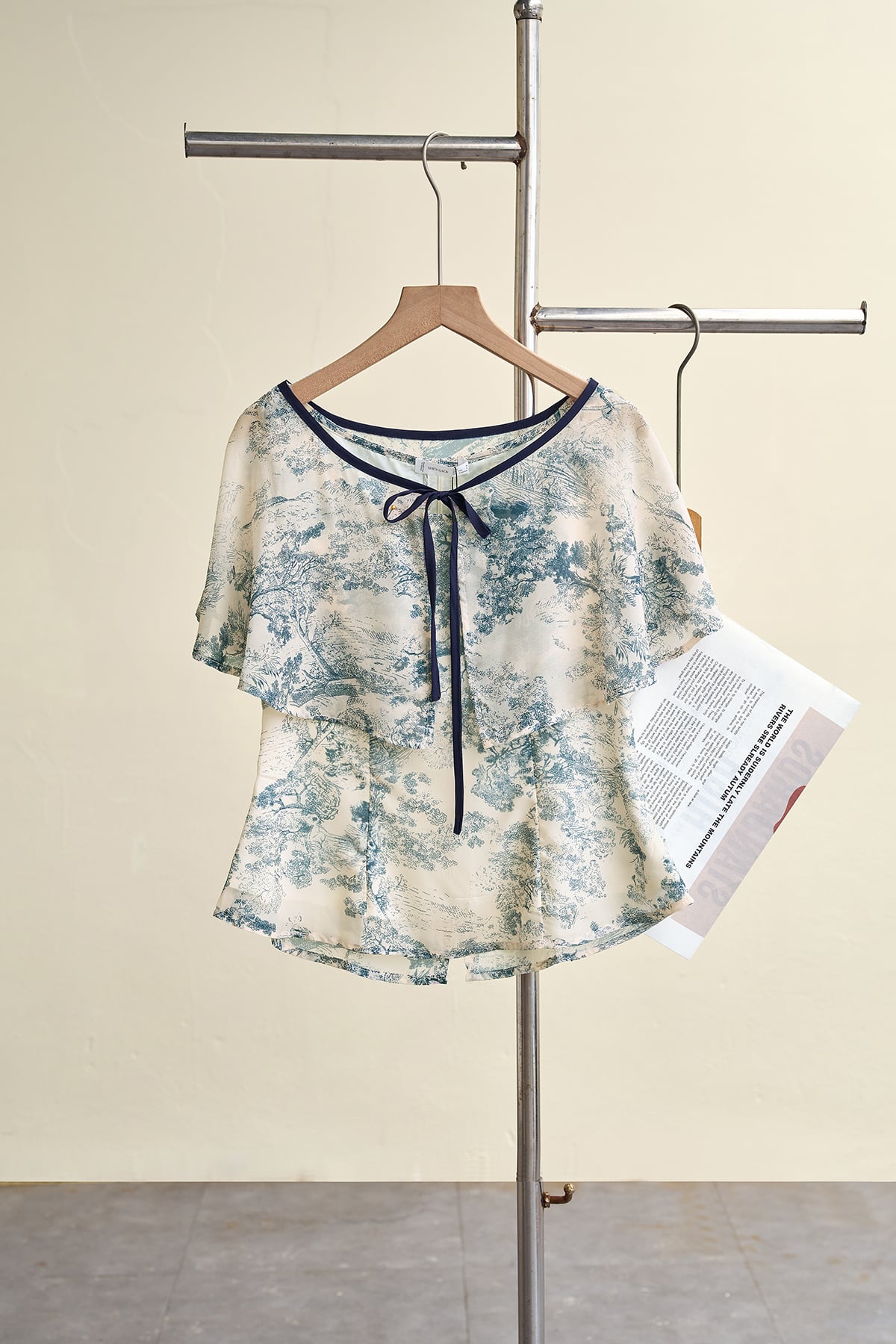 Áo peplum cổ tròn phối phủ rời thắt nơ - S61B26H010